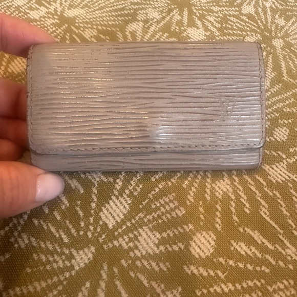Used Louis Vuitton 4 Key/Card Holder - Picture 1 of 8